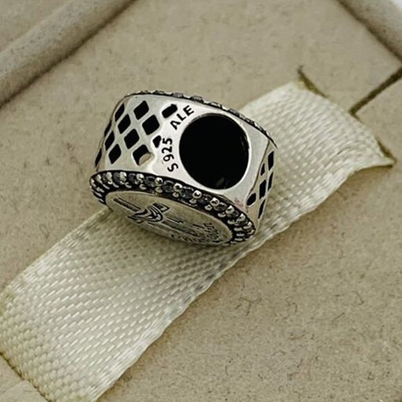 🔥🔥Pandora charleston he is risen charm - Picture 3 of 5